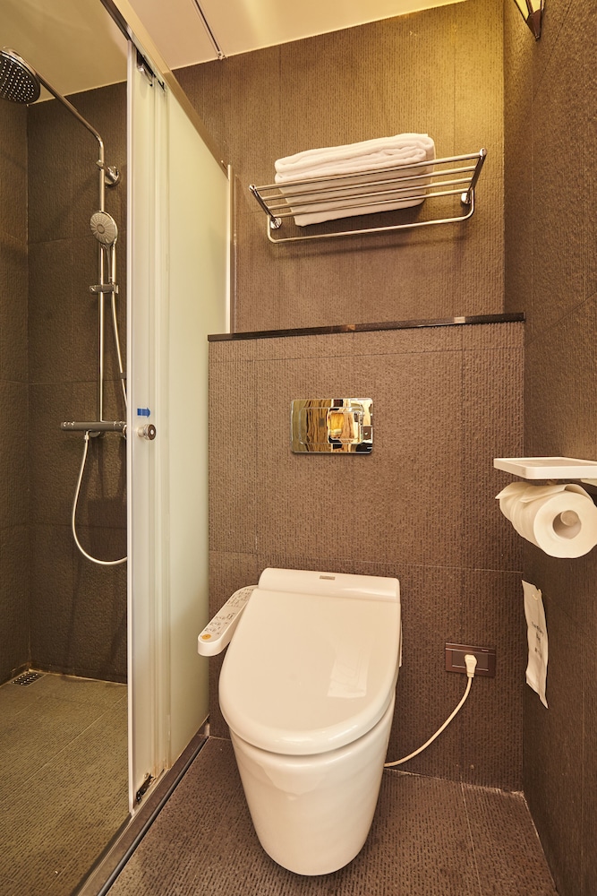Lacle Hotel Luzhou Taipei 42/44