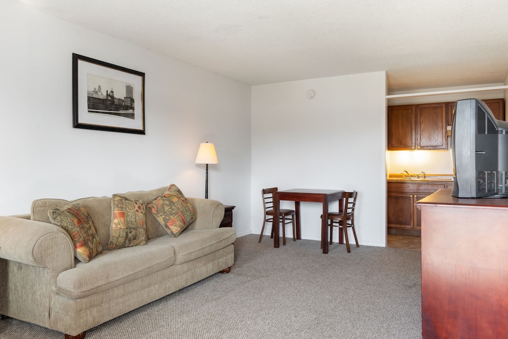 Travelers Place Inn & Suites 43/73