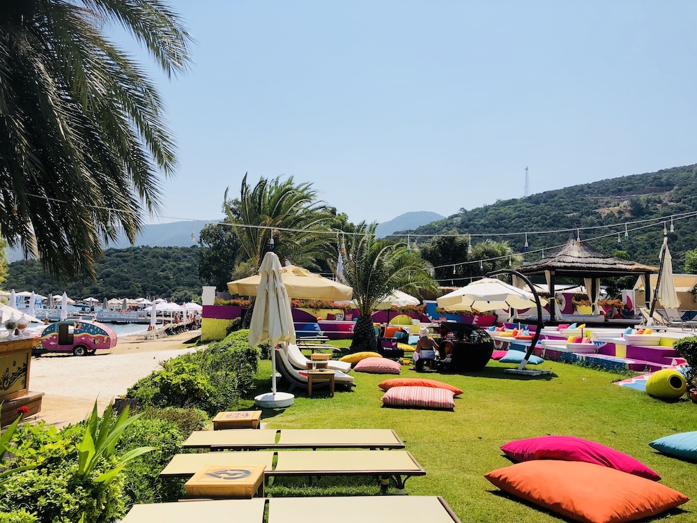Casa dell Arte Hotel of Arts and Leisure 41/55