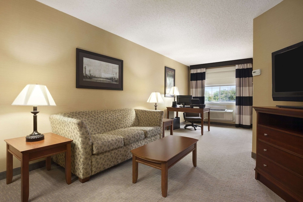 Ramada By Wyndham Del Rio 17/38