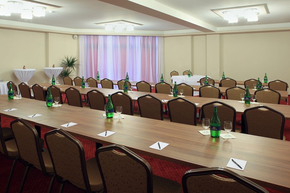Golden Fish Hotel Apartments 28/31