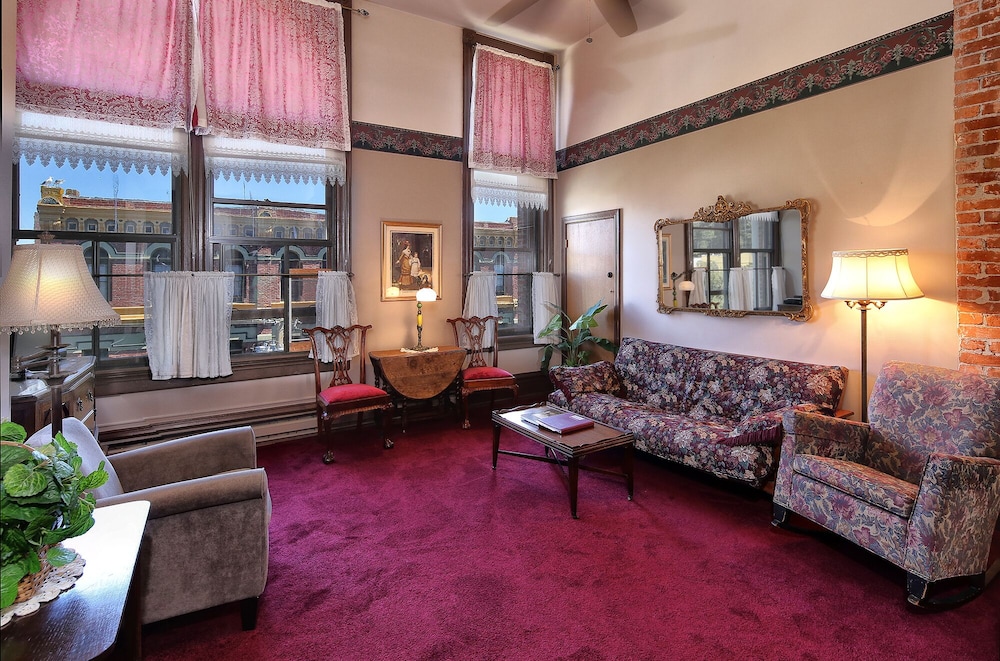 PALACE HOTEL PORT TOWNSEND 22/43