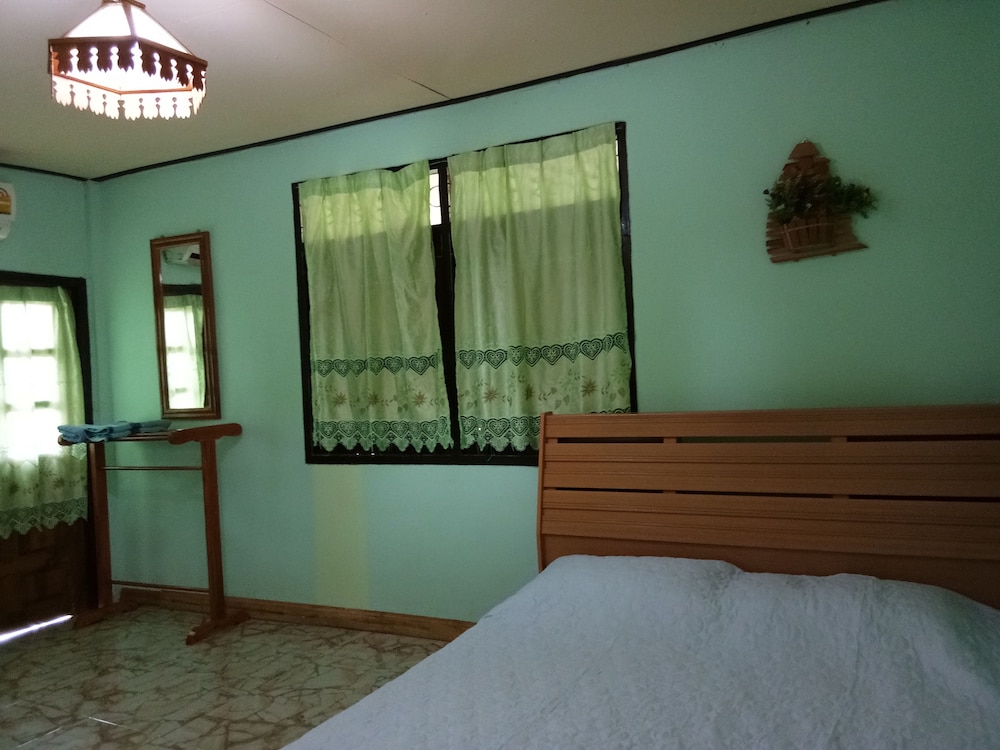 Loei Airport Homestay 8/30