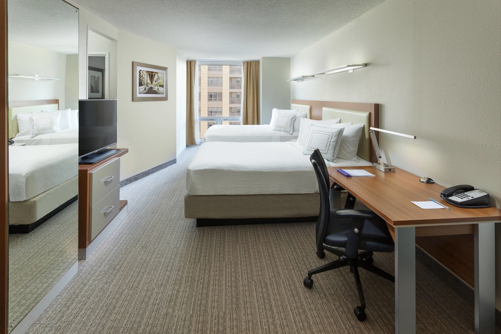 Springhill Suites Chicago Downtown River North 10/56