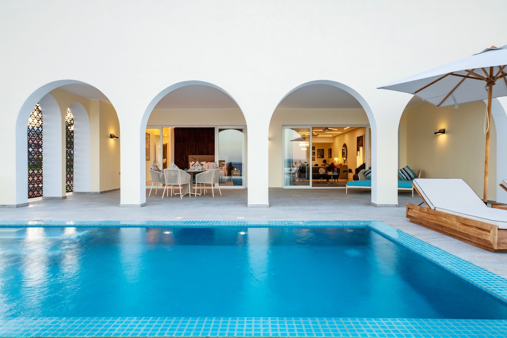The Mora Zanzibar 38/66