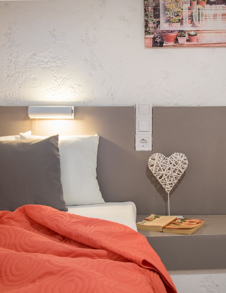 Amazona Apartments 12/50