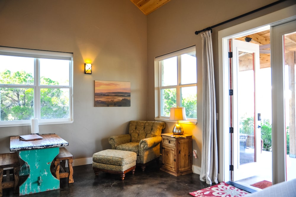 Hill Country Casitas 52/73
