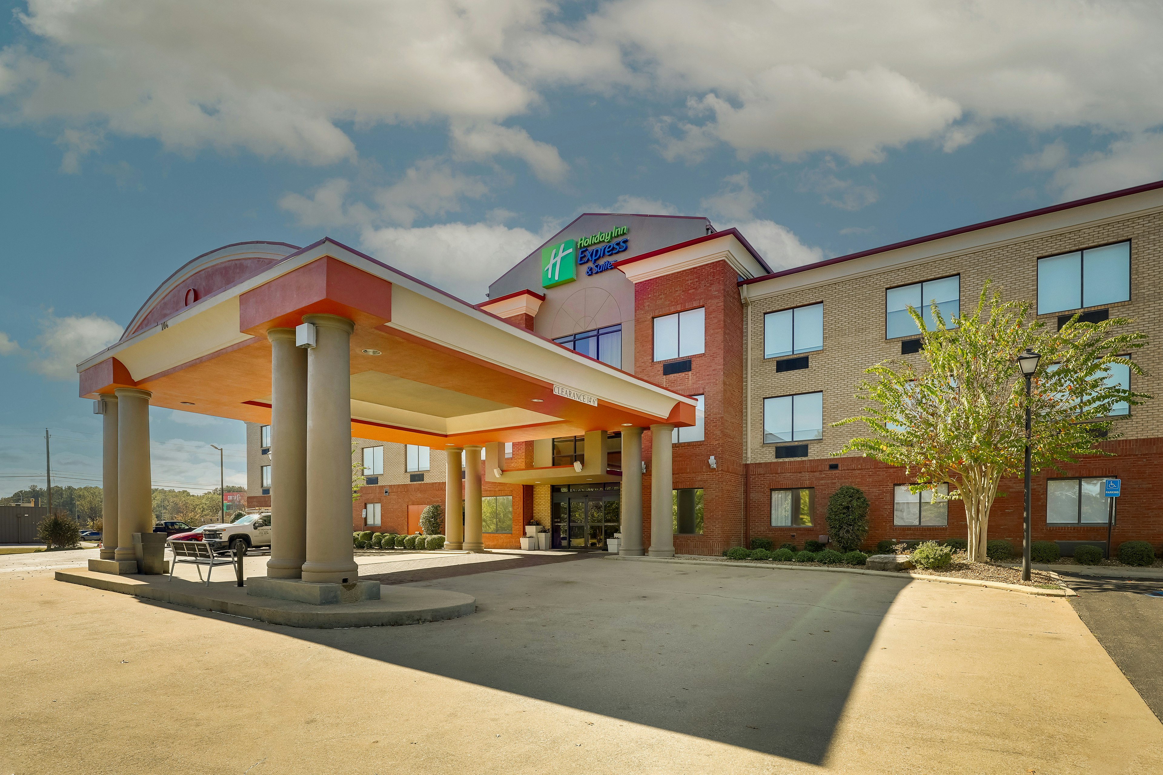 Holiday Inn Express Hotel And Suites Gadsden W Near Attalla 70/76