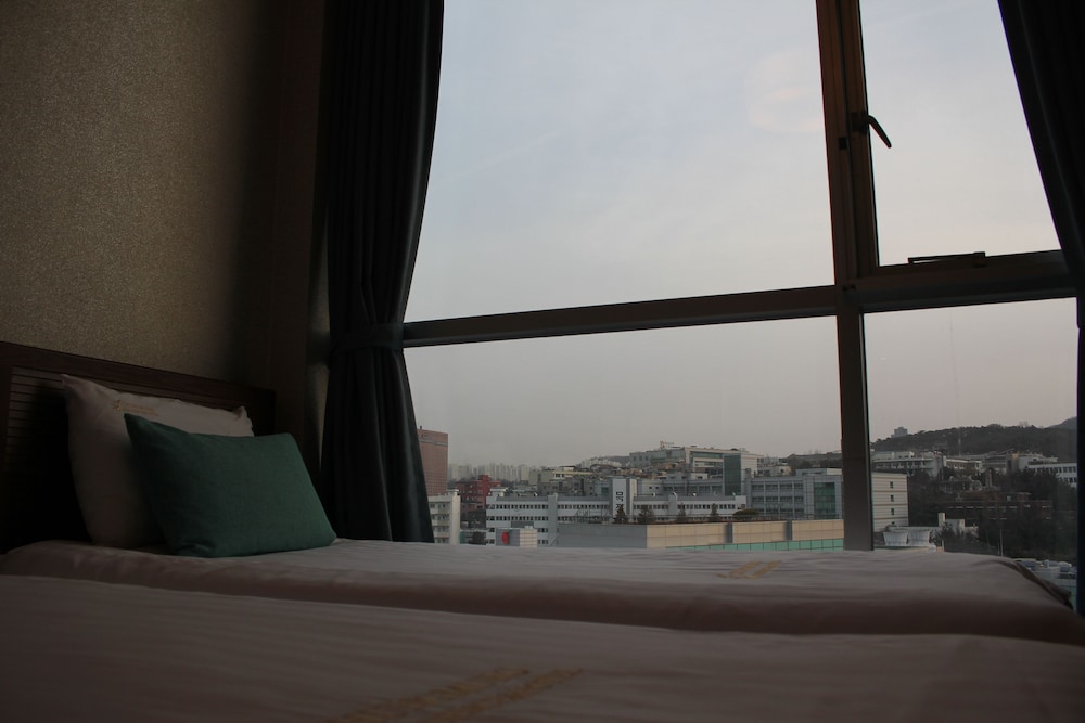 Myeongdong Merlin Hotel photo2