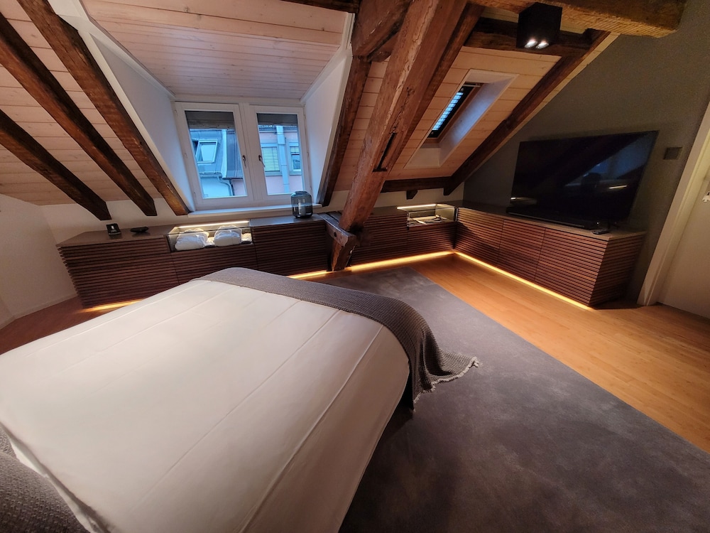 Historic City Center Apartment By Airhome 11/50