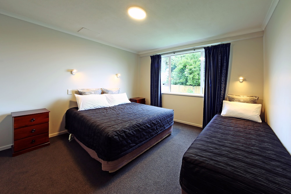 289 Midway Motel 16/60