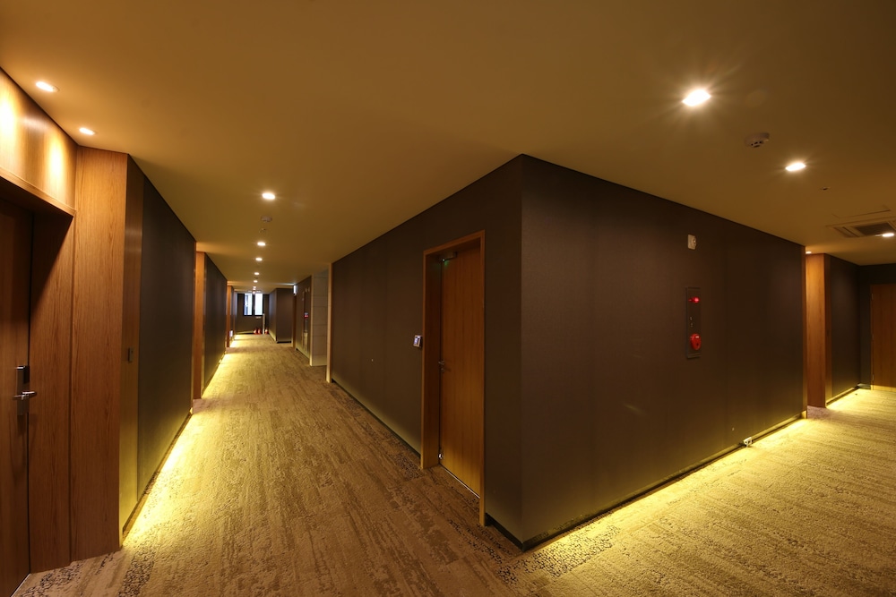 Benikea The H Hotel 26/30