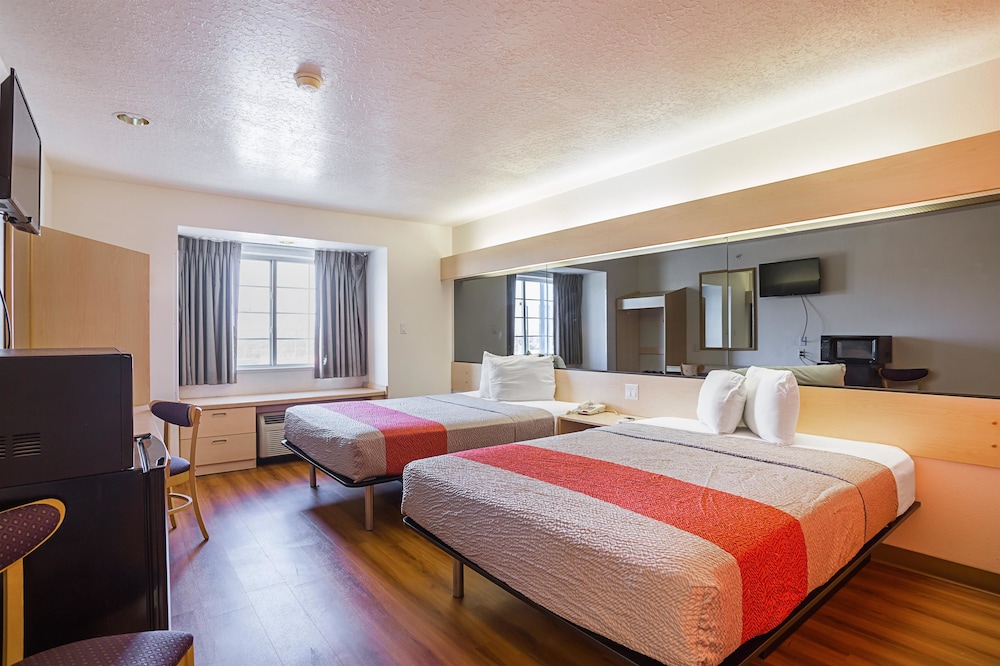 Motel6 Bernalillo, NM 28/62