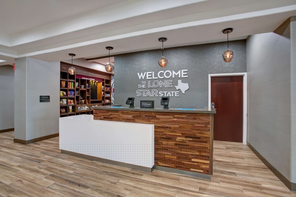 Hampton Inn and Suites Dallas-Desoto 8/57