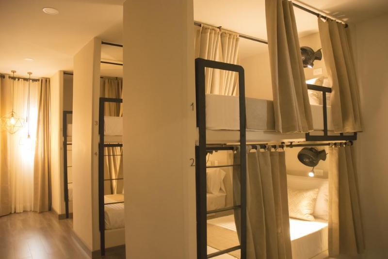 Female Dorm, Female Only
