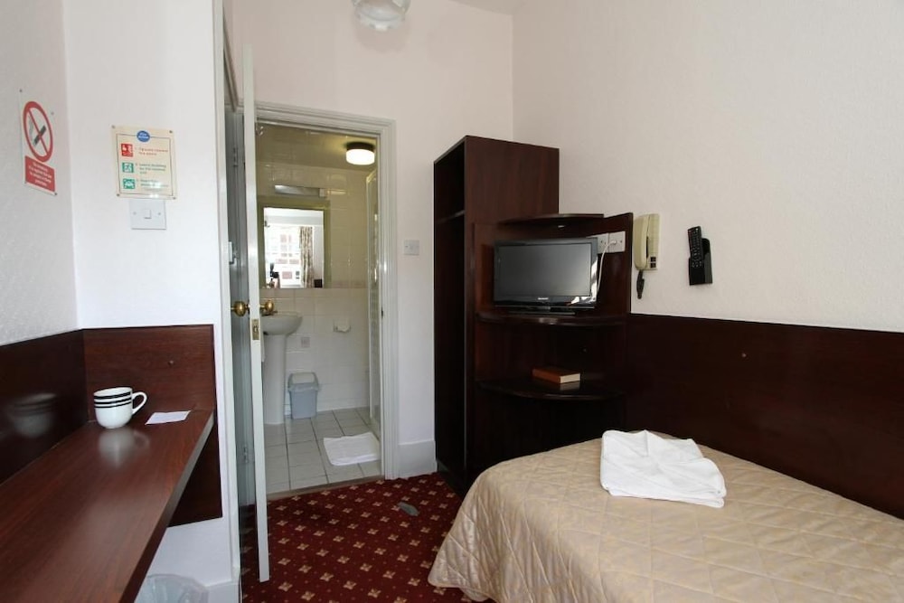 Ridgemount Hotel 32/61