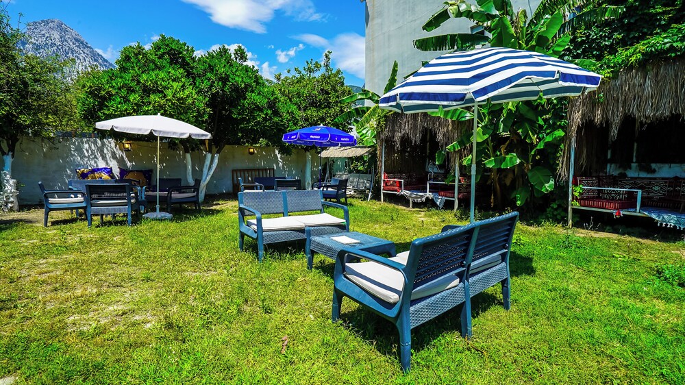 Nex Royal Beach Hotel 35/41