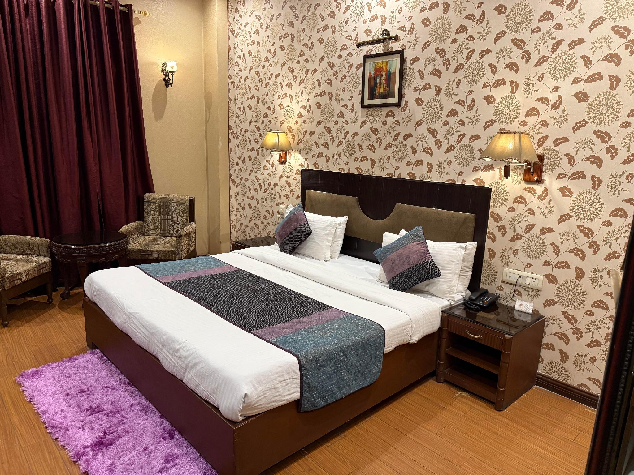 Hotel Diplomat Residency 8/46