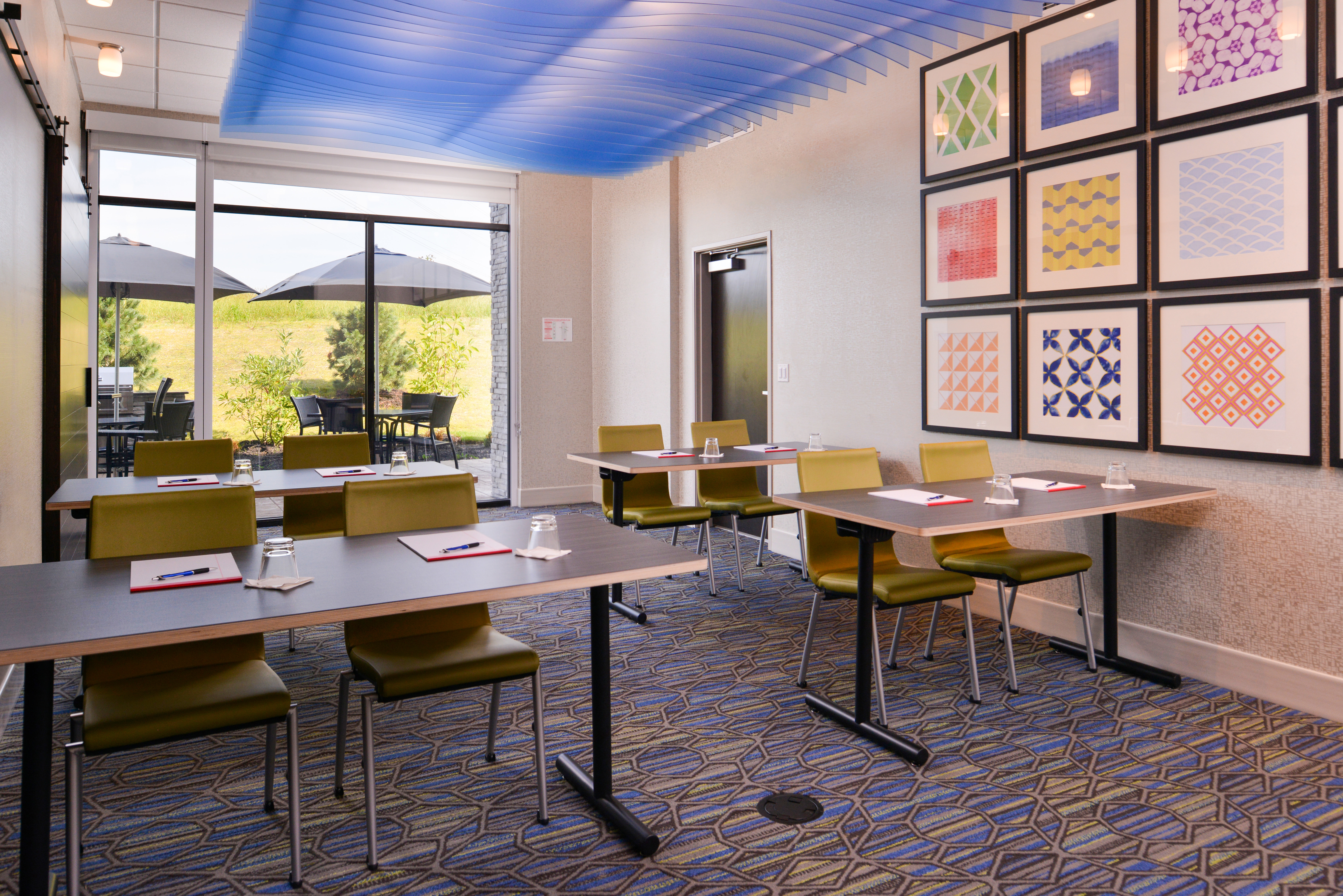 Holiday Inn Express & Suites Olathe West 35/60