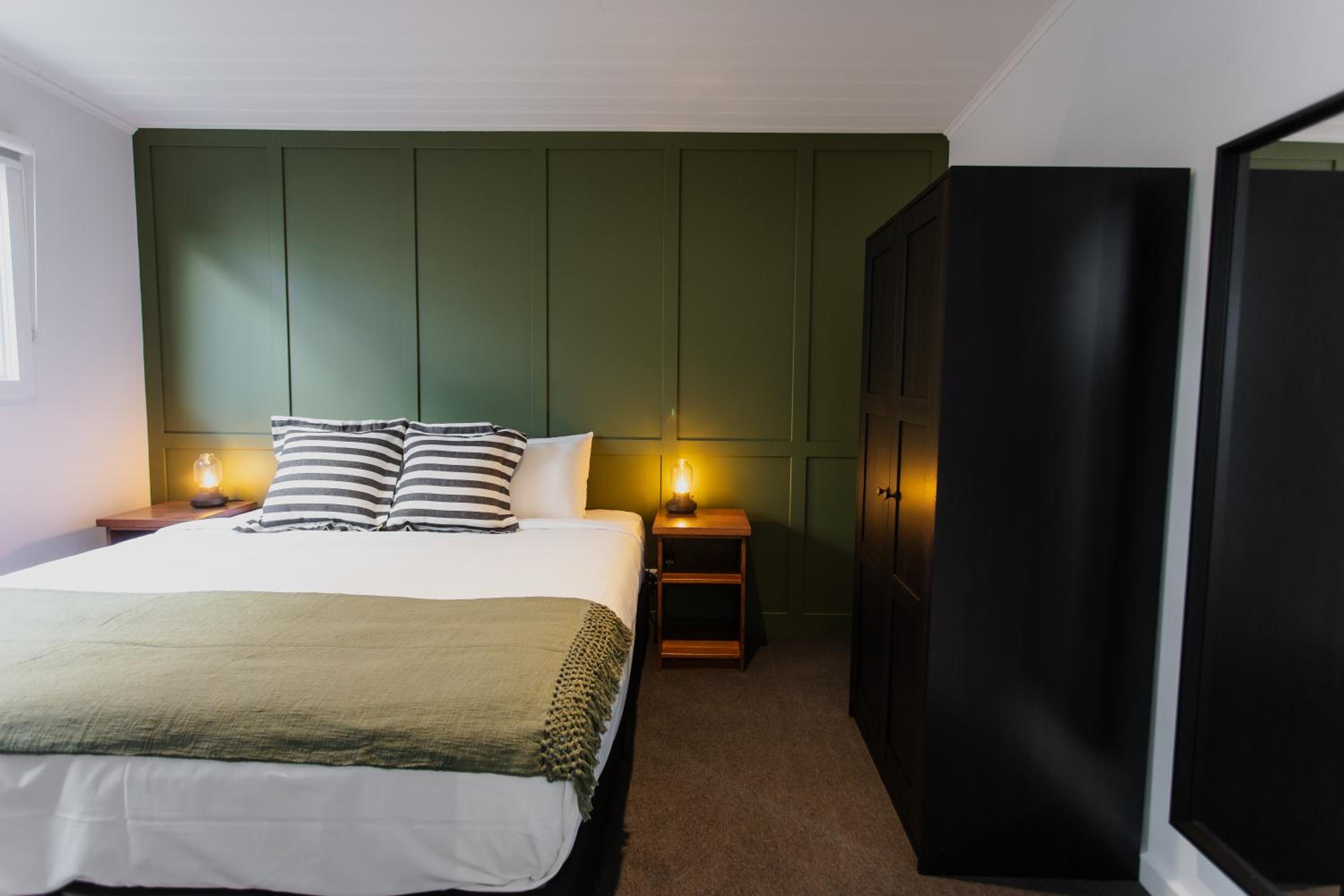 2 Bedrooms, Apartment