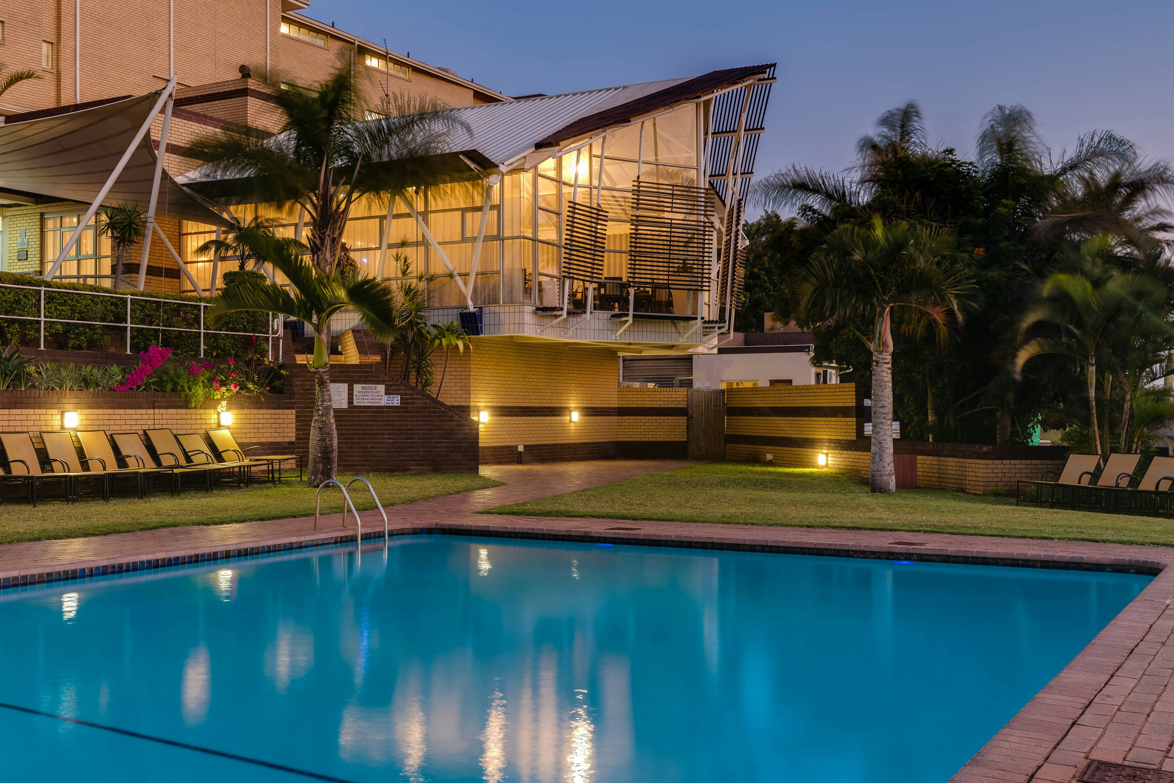 Protea Hotel By Marriott Karridene Beach 2/11