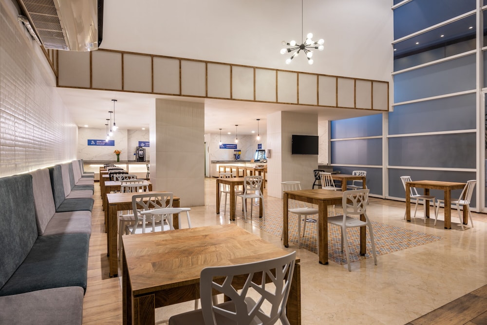 Holiday Inn Express Cartagena Bocagrande 63/77