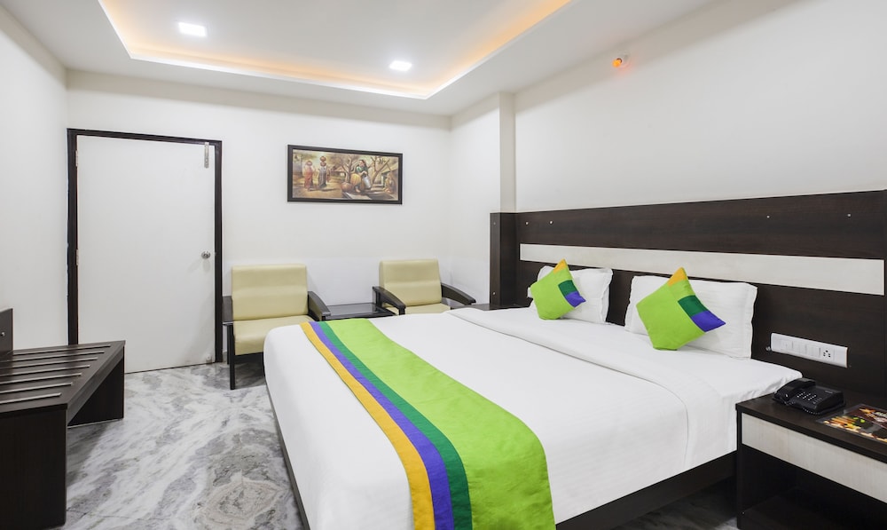 Hotel Royal Dezire 16/48