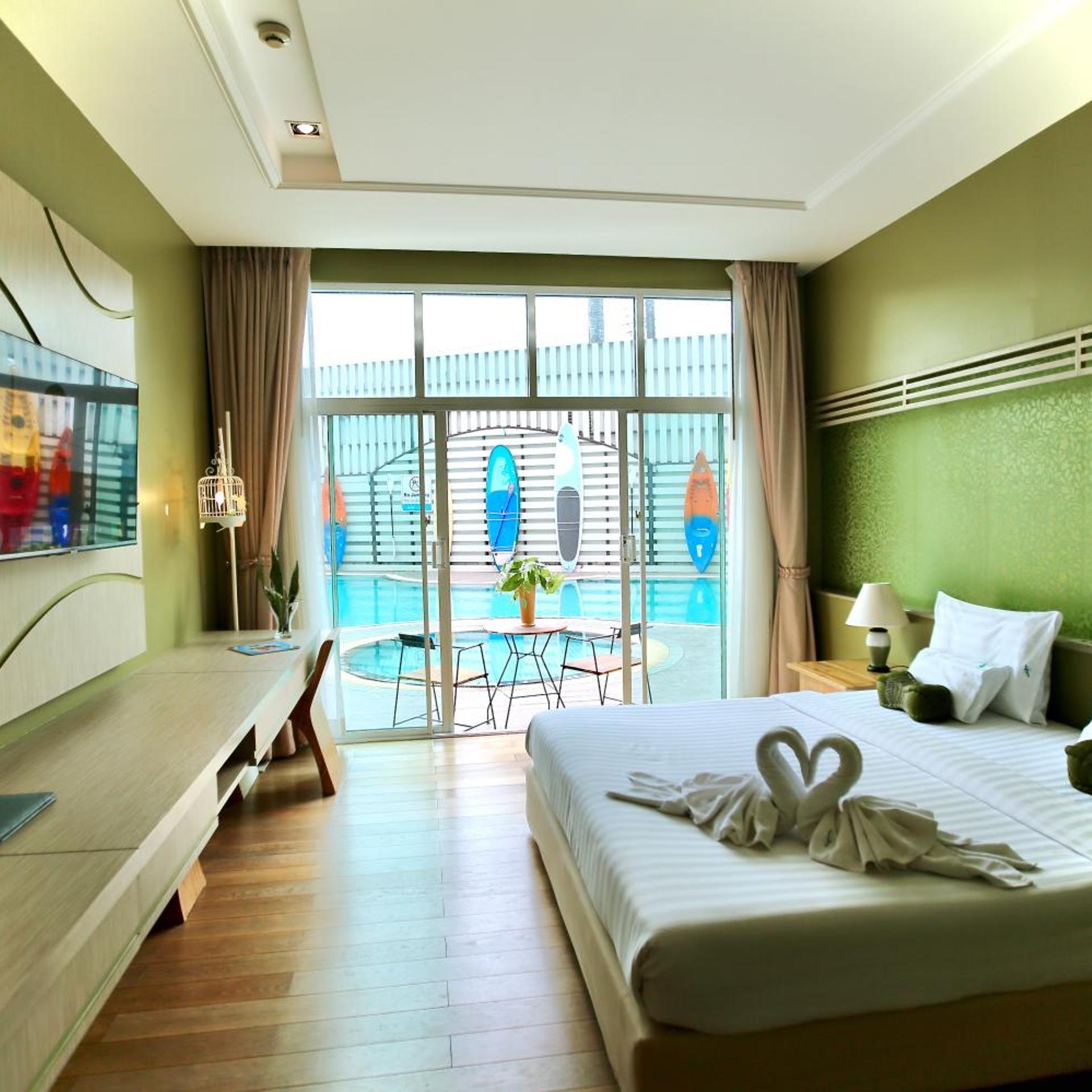 Deluxe, Double Bed, Pool Access