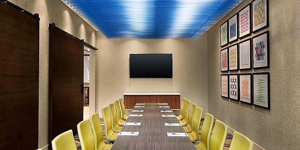 Holiday Inn Express & Suites Kokomo South 49/55