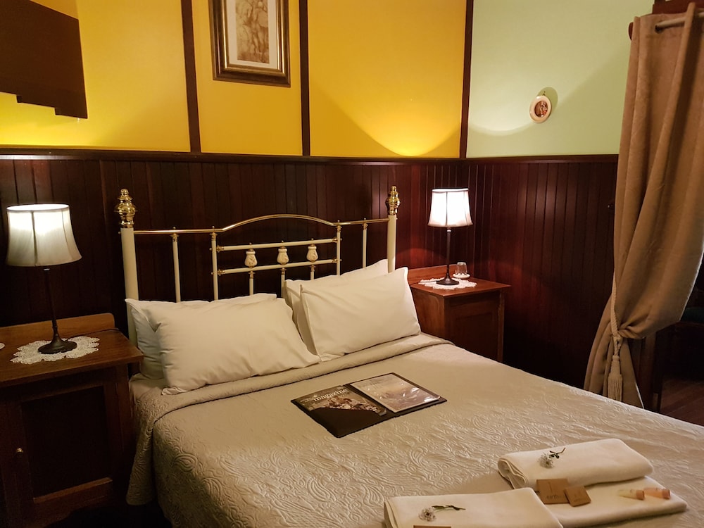 Bridgefield Guest House 17/50