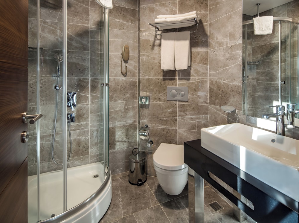 Deluxe, Twin Beds, 2 Murphy Beds, Sea View، VOLLEY HOTEL ISTANBUL 9/9