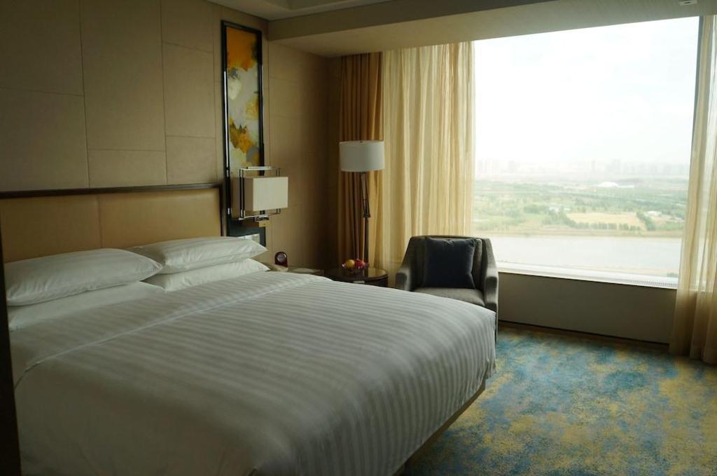Horizon, Deluxe, King Bed