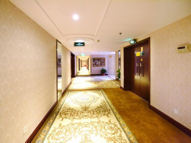 Vienna International Hotel (Changsha Shidai Dijing) 6/20