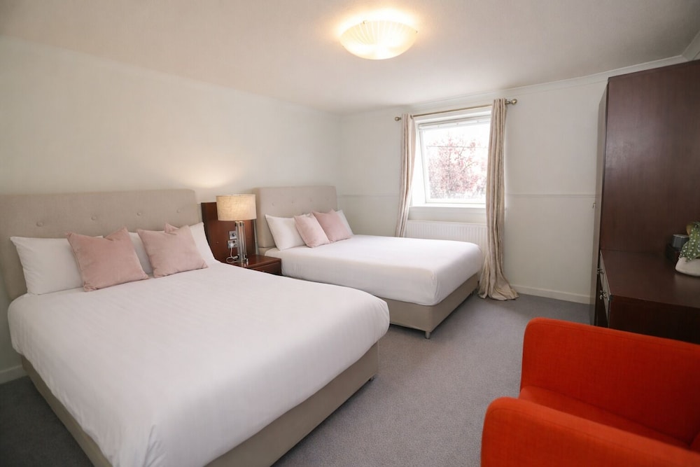 Lovat Hotel 12/42