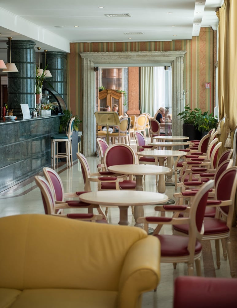 Shg Hotel Catullo 27/35