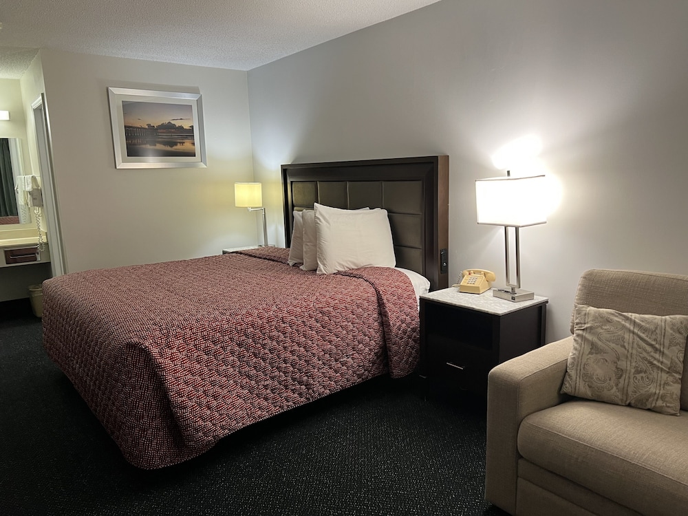 Garden Inn & Suites 23/53