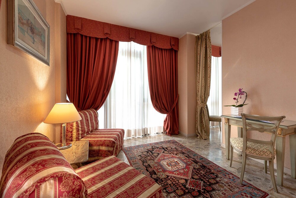 Hotel President Rimini 71/84