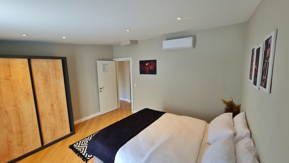 Sun Suites 10/41
