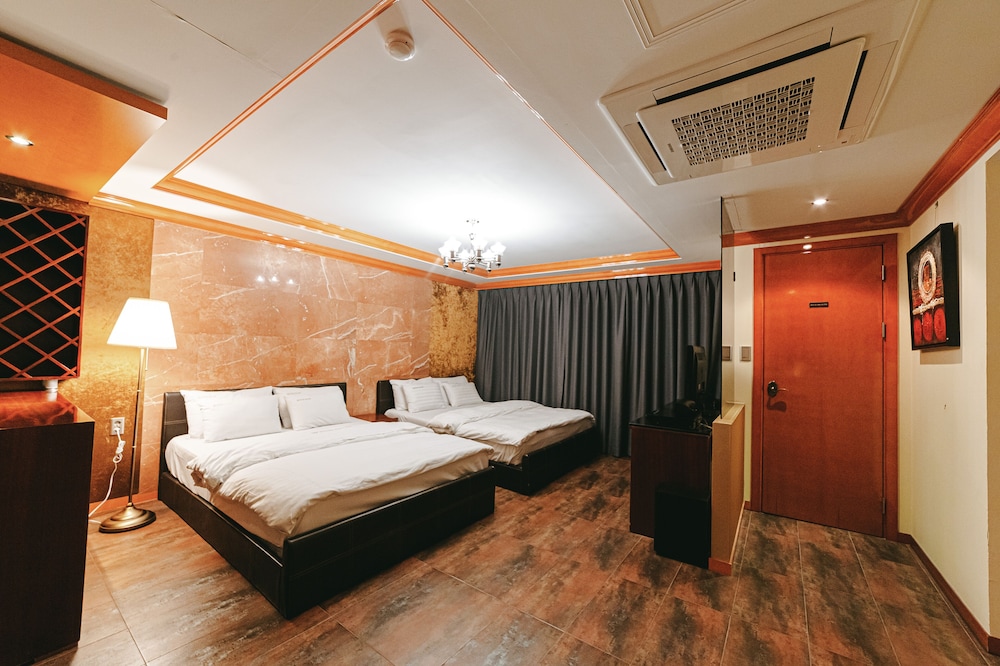 Hotel Gallery 8/50