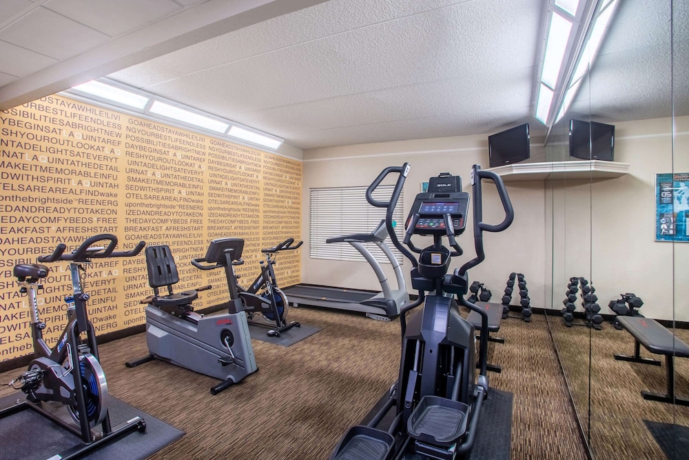 La Quinta Inn & Suites by Wyndham Charlotte Airport South 26/46