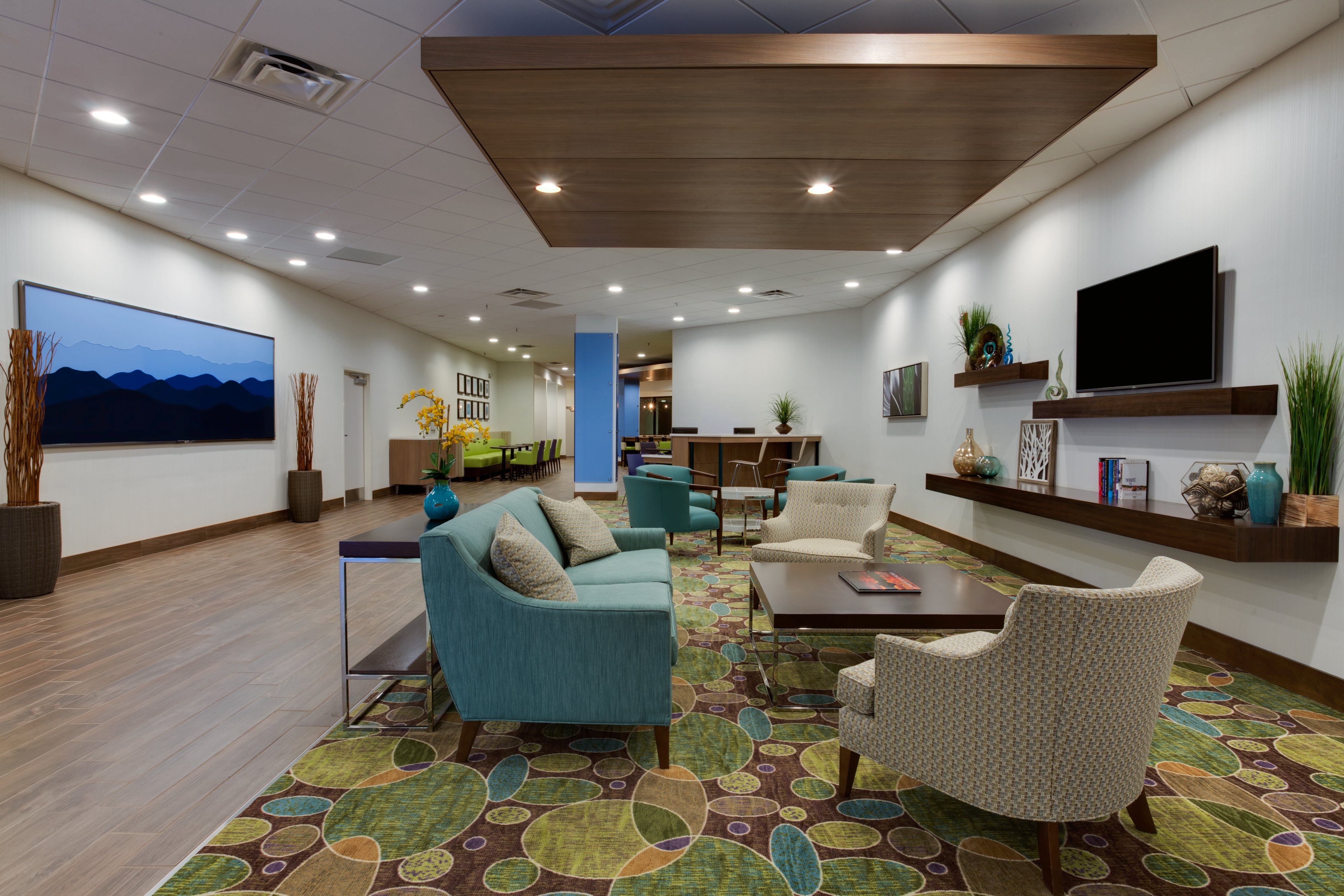 Holiday Inn Express Wilkesboro 55/59