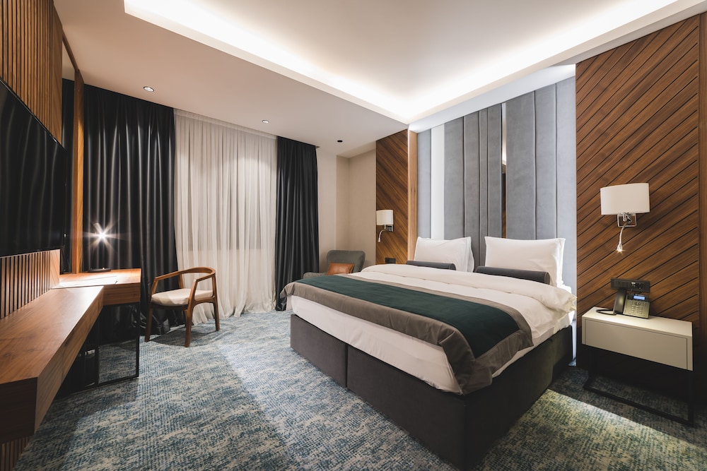 Bristol Hotel Podgorica 23/62