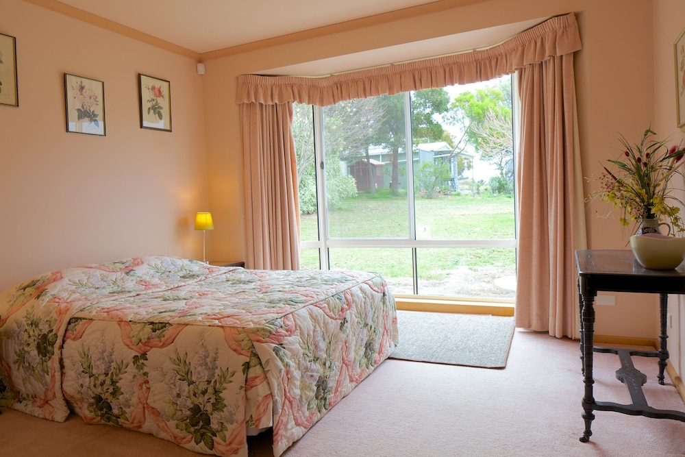 RIVERSDALE ESTATE COTTAGES 11/39