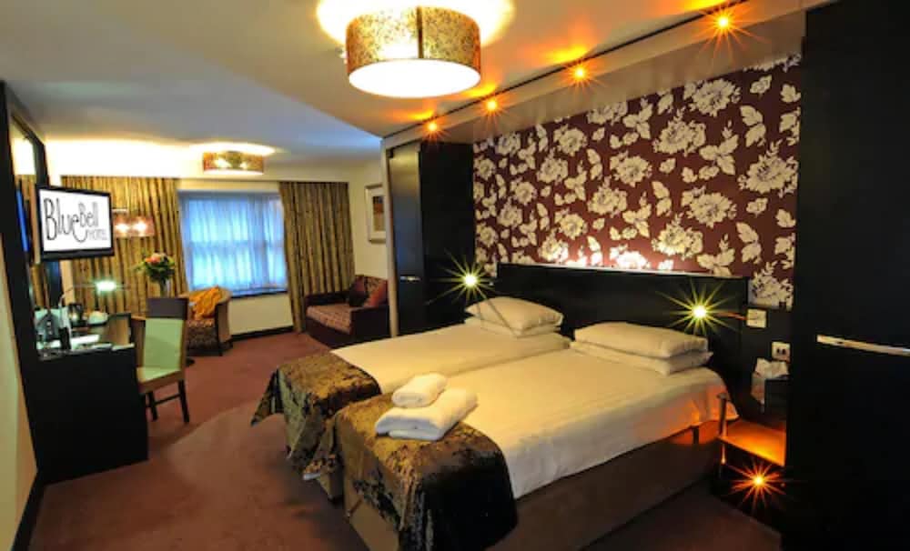 The Bluebell Hotel 6/35