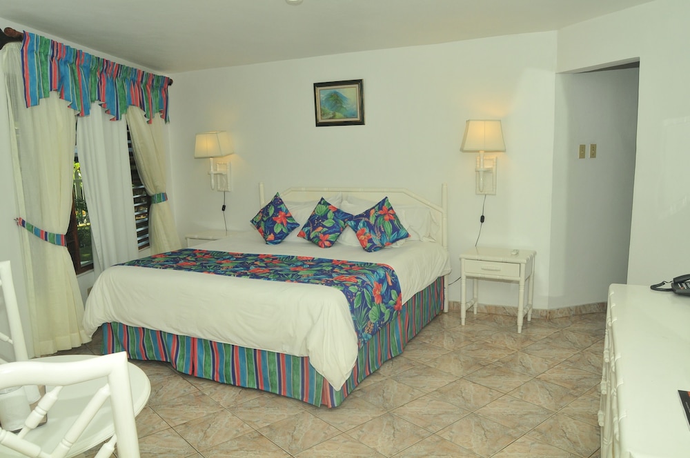 Negril Tree House Resort 13/69
