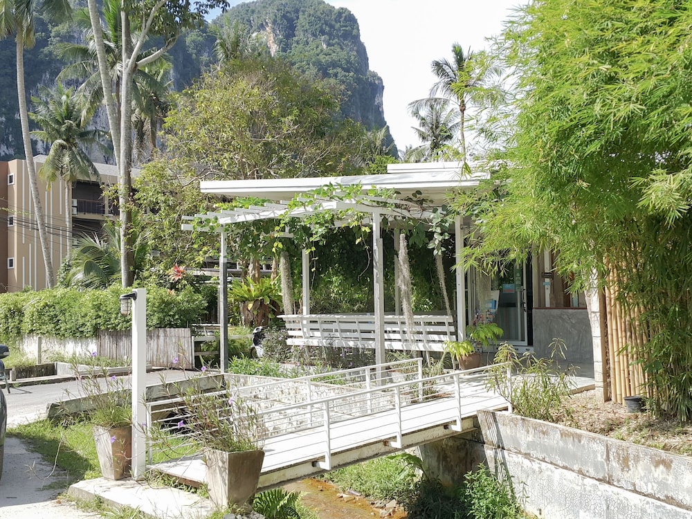 Glur Hostel 4/65