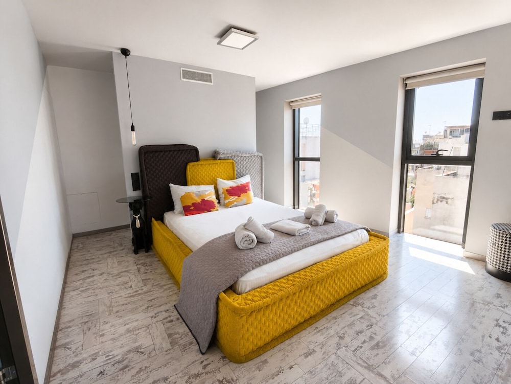 Athina Art Apartments 8/43