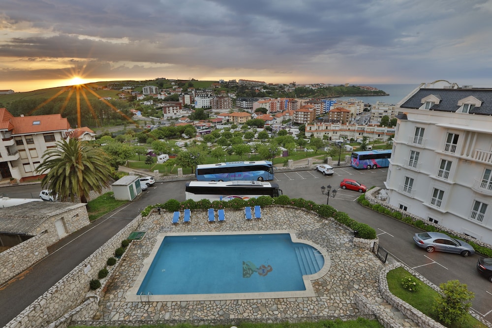 Gran Hotel Suances 32/34