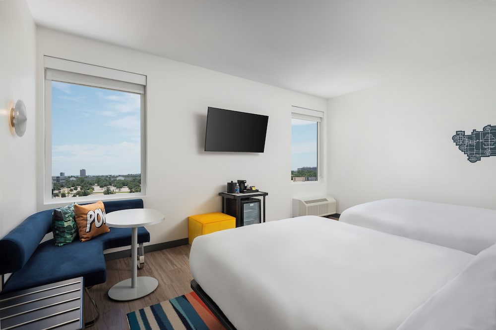 Aloft DFW Airport North 12/44