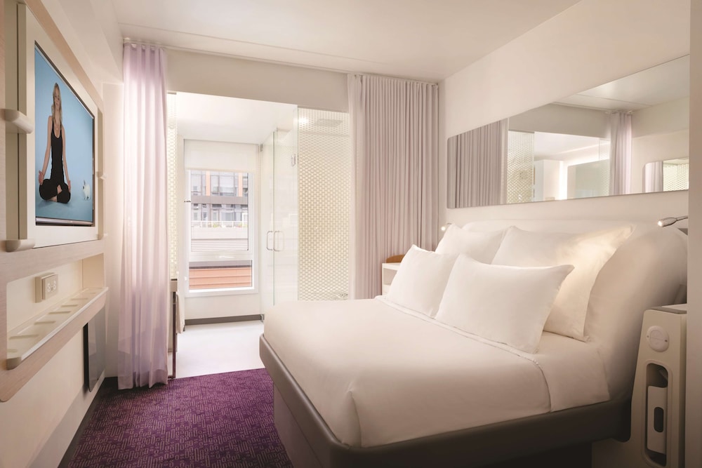 Premium, Queen Bed, Partial Harbour View